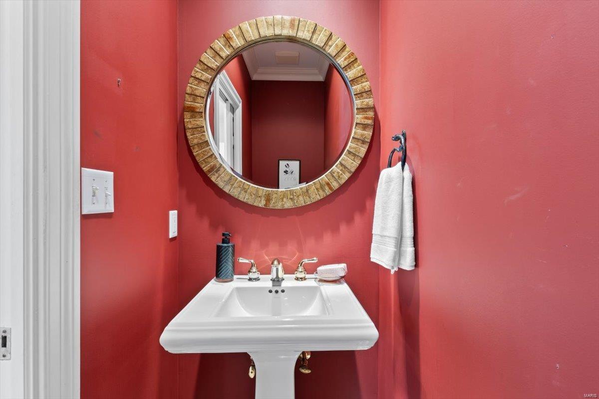 206 N Bemiston Avenue