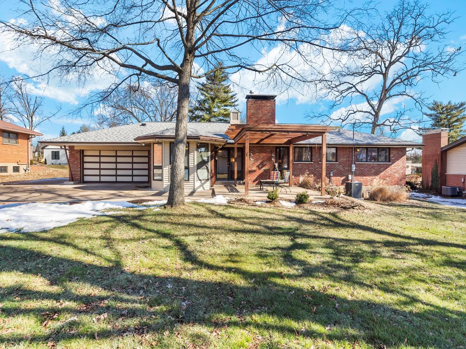 9417 Oakwood Manor Lane