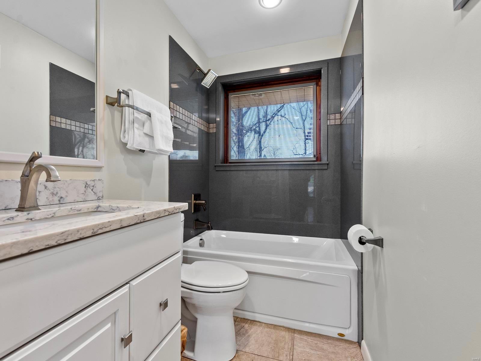 9417 Oakwood Manor Lane