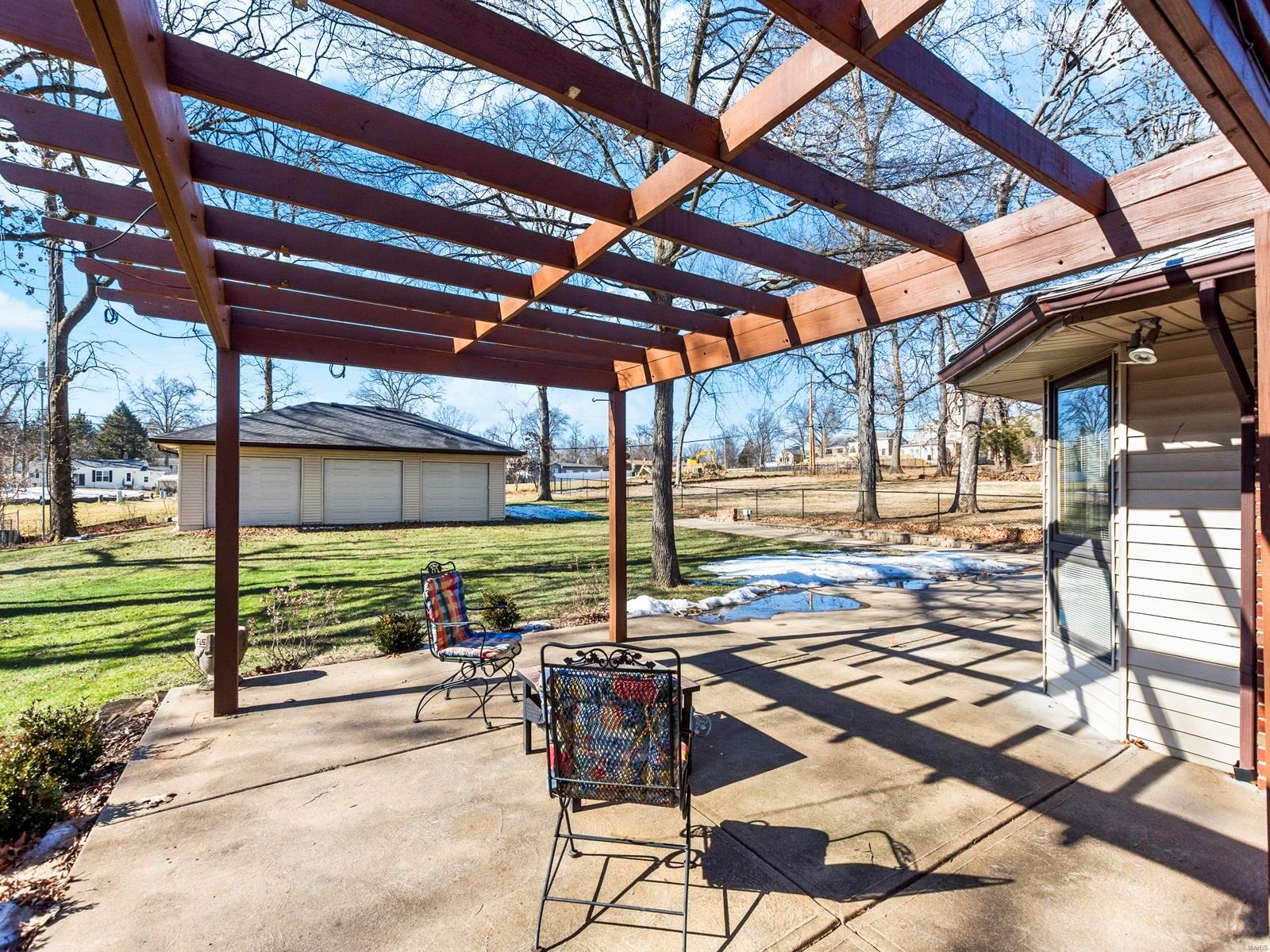 9417 Oakwood Manor Lane