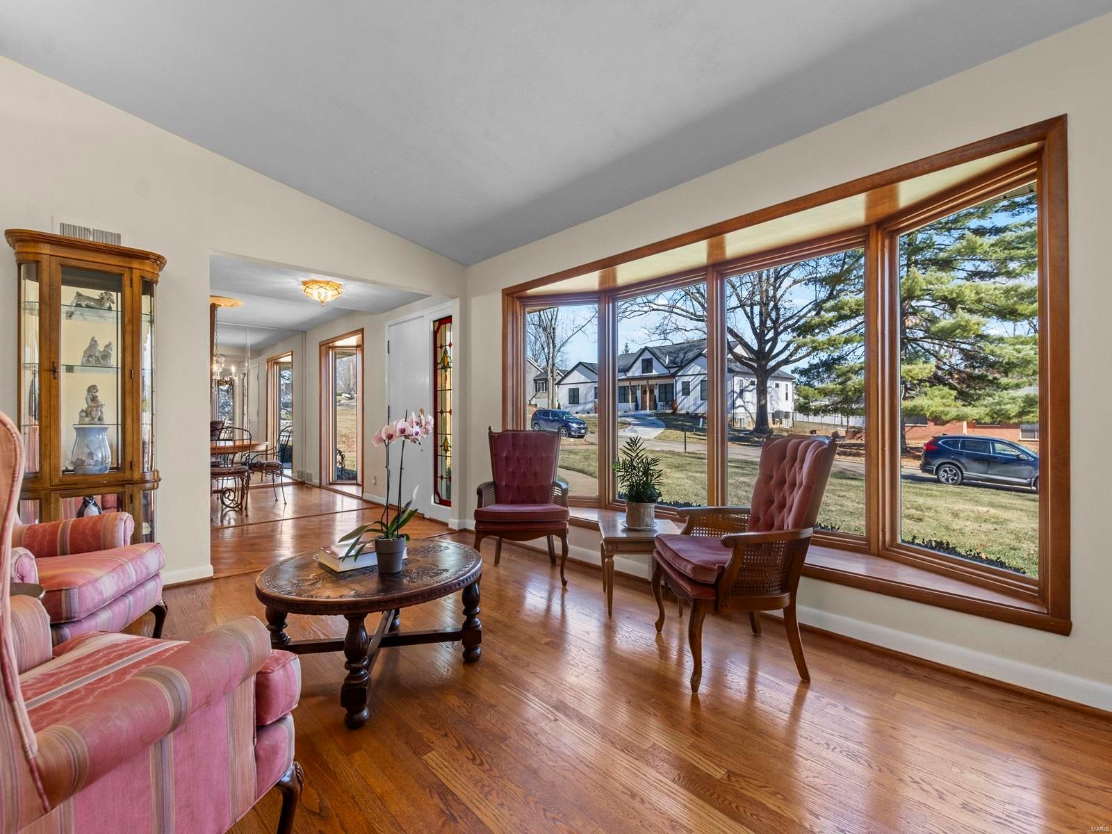 9417 Oakwood Manor Lane