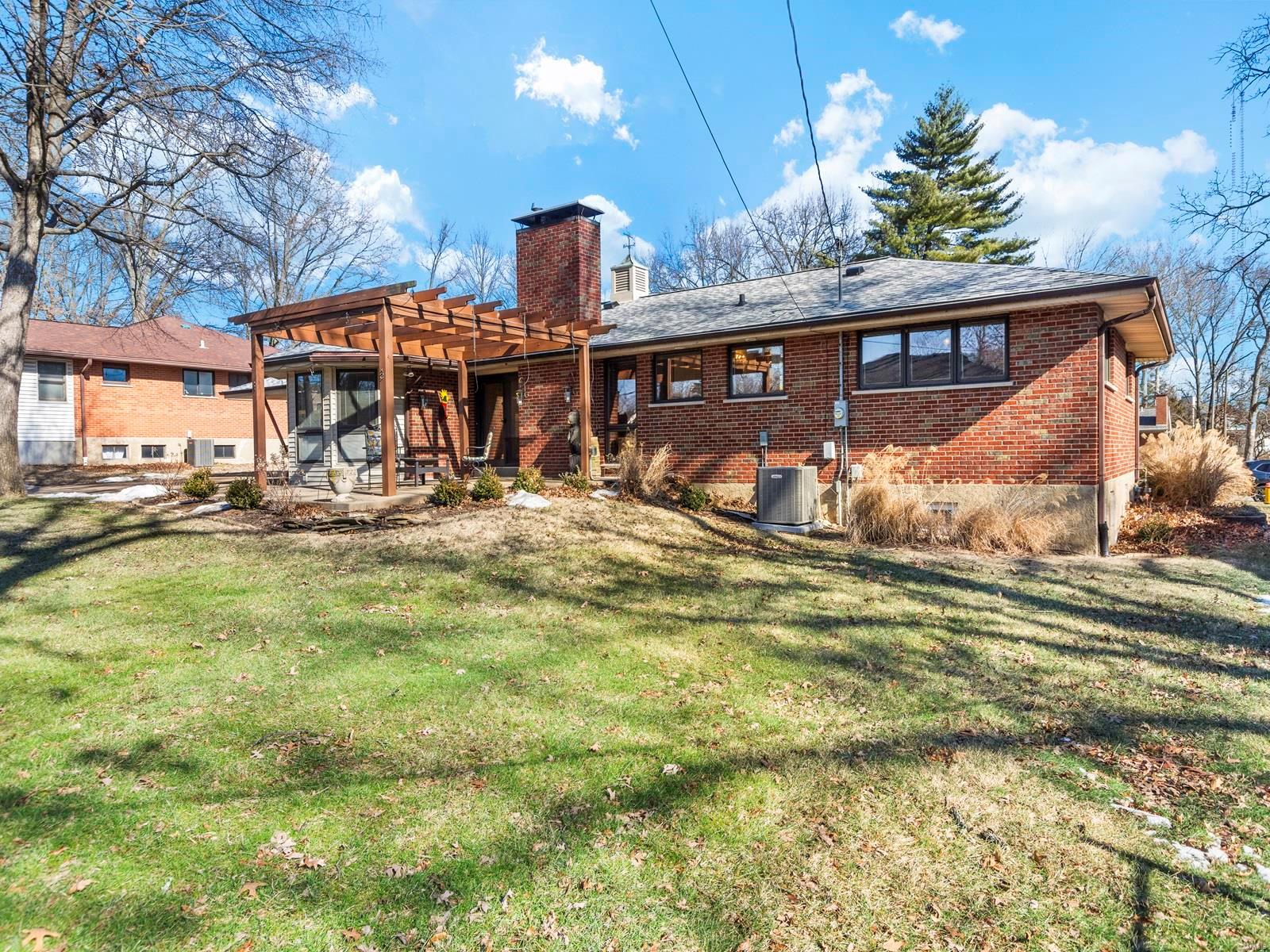 9417 Oakwood Manor Lane