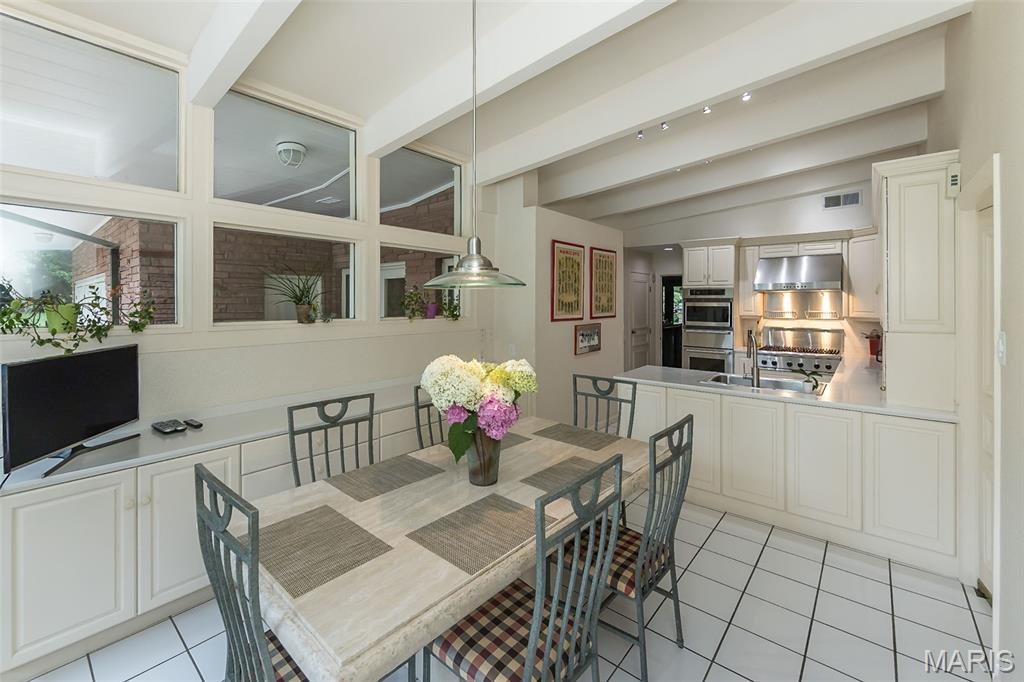 24 Twin Springs Lane