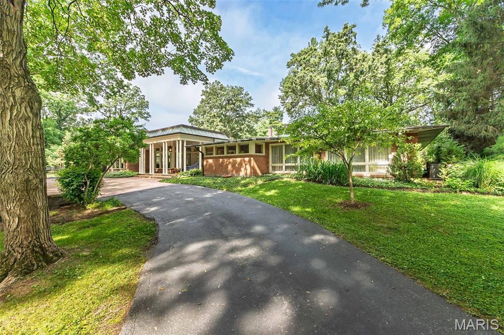 24 Twin Springs Lane