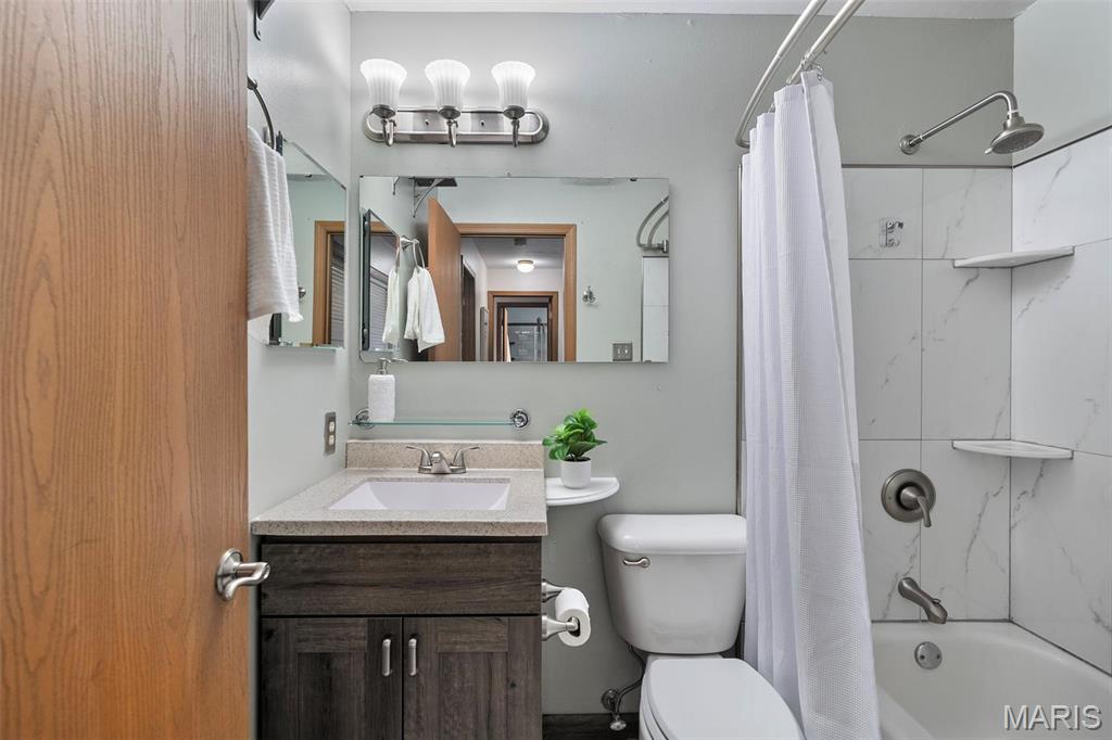 1247 Creve Coeur Crossing Lane Unit: J