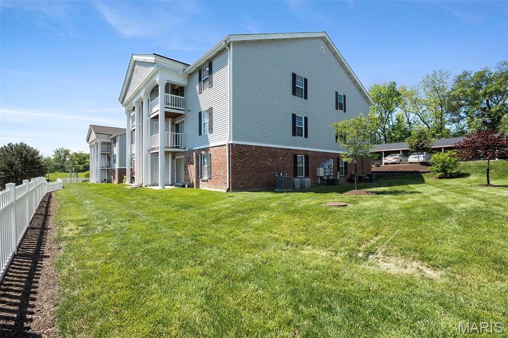 1247 Creve Coeur Crossing Lane Unit: J