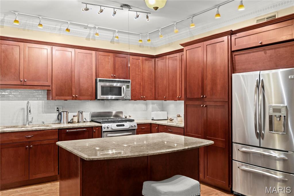 4954 Lindell Boulevard Unit: 6E
