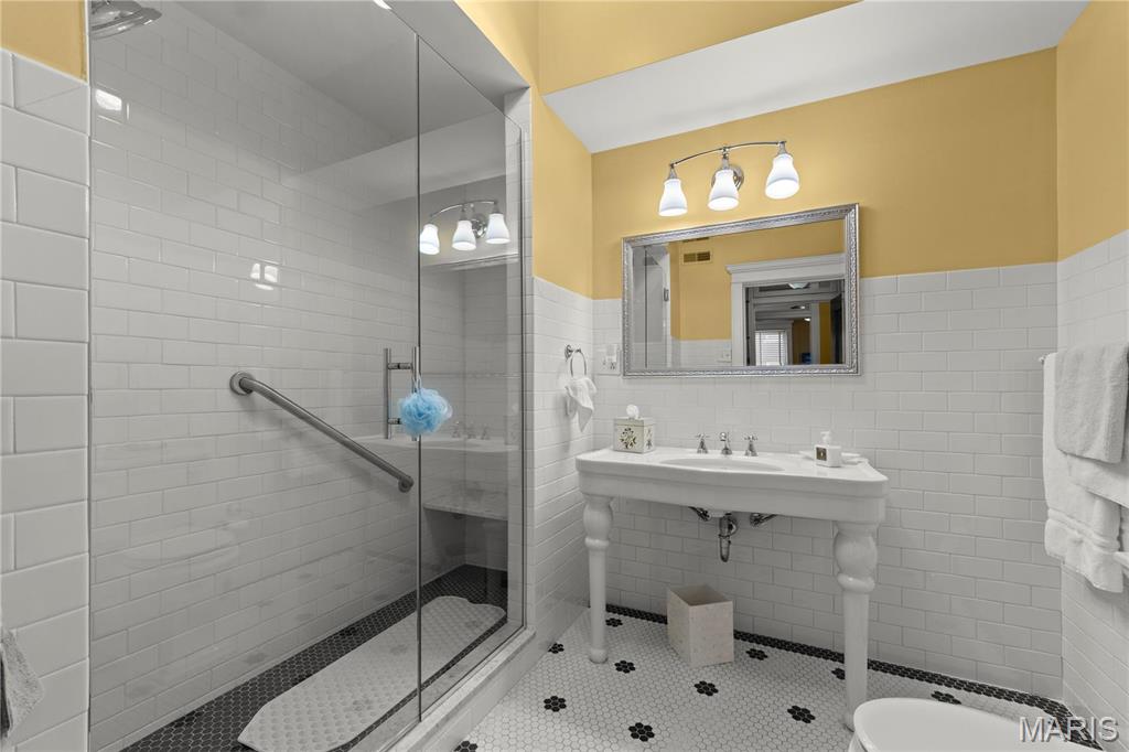 4954 Lindell Boulevard Unit: 6E
