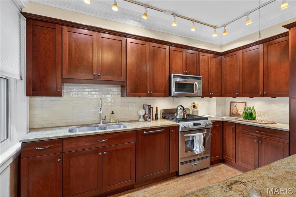 4954 Lindell Boulevard Unit: 6E