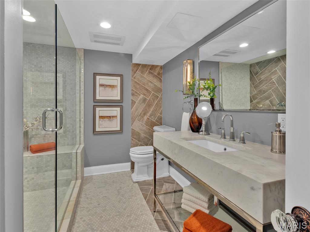 7360 Teasdale Avenue