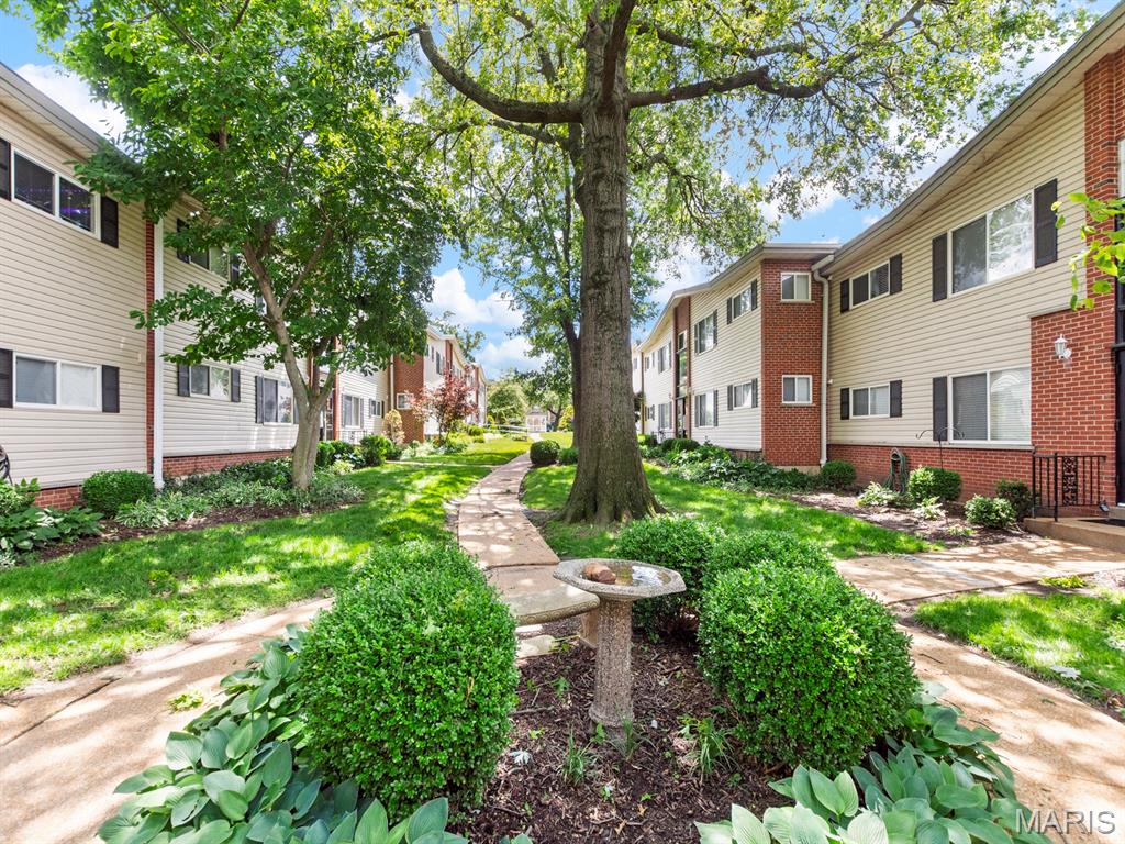 121 E Washington Unit: 1E