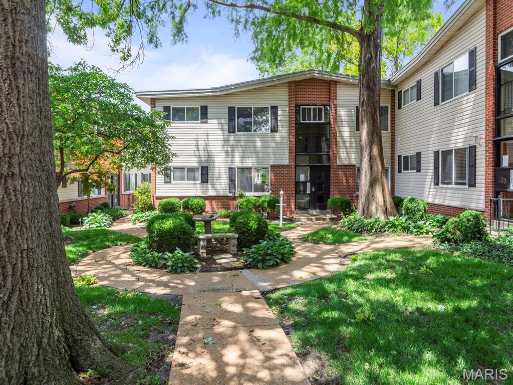 121 E Washington Unit: 1E