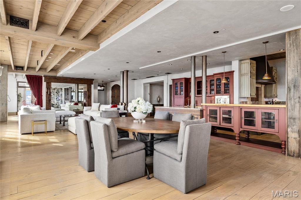 150 Carondelet Unit: 2901