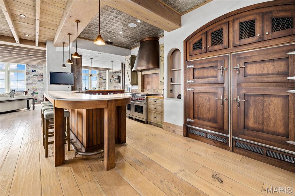 150 Carondelet Unit: 2901
