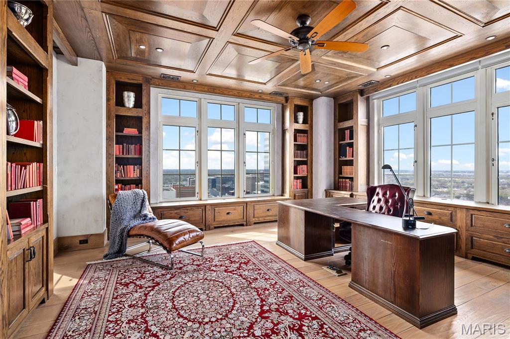 150 Carondelet Unit: 2901
