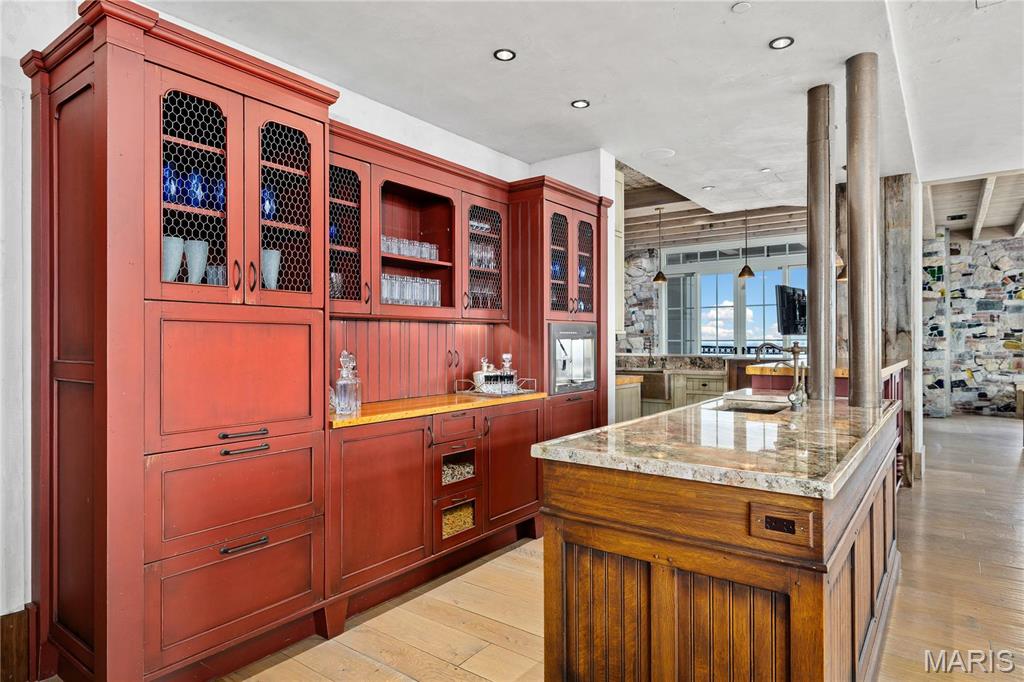 150 Carondelet Unit: 2901
