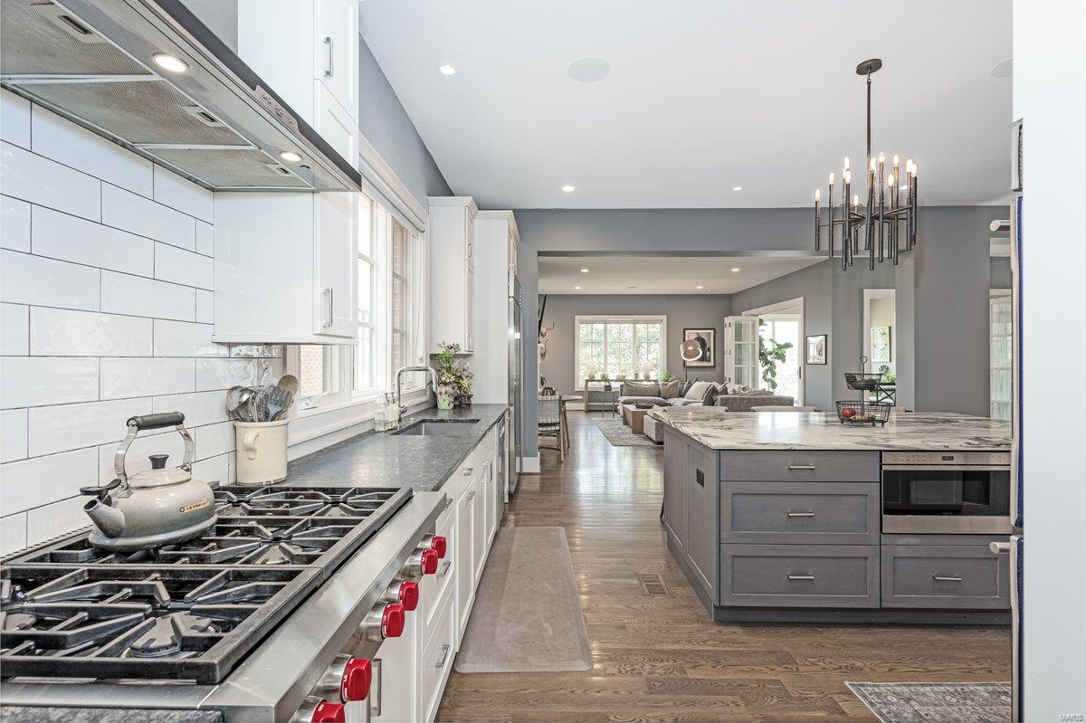 8121 Stratford Drive