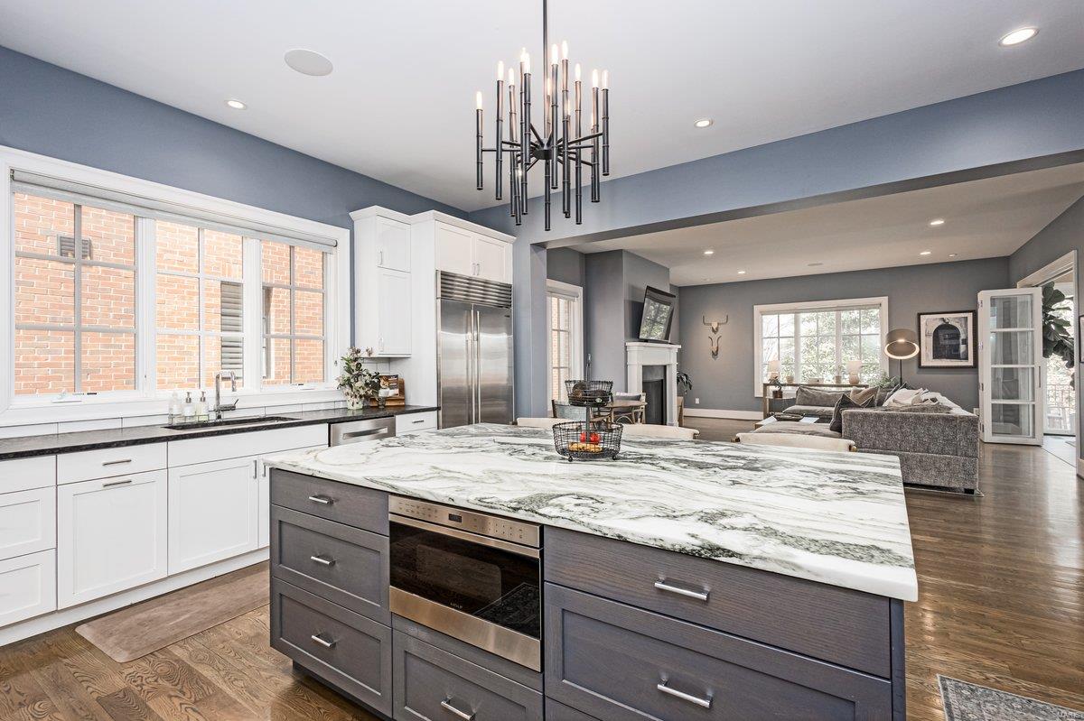 8121 Stratford Drive