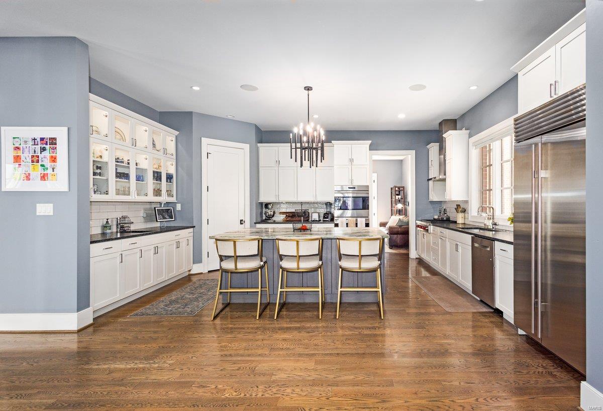 8121 Stratford Drive