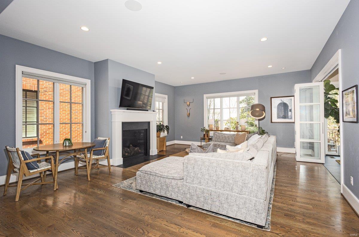 8121 Stratford Drive