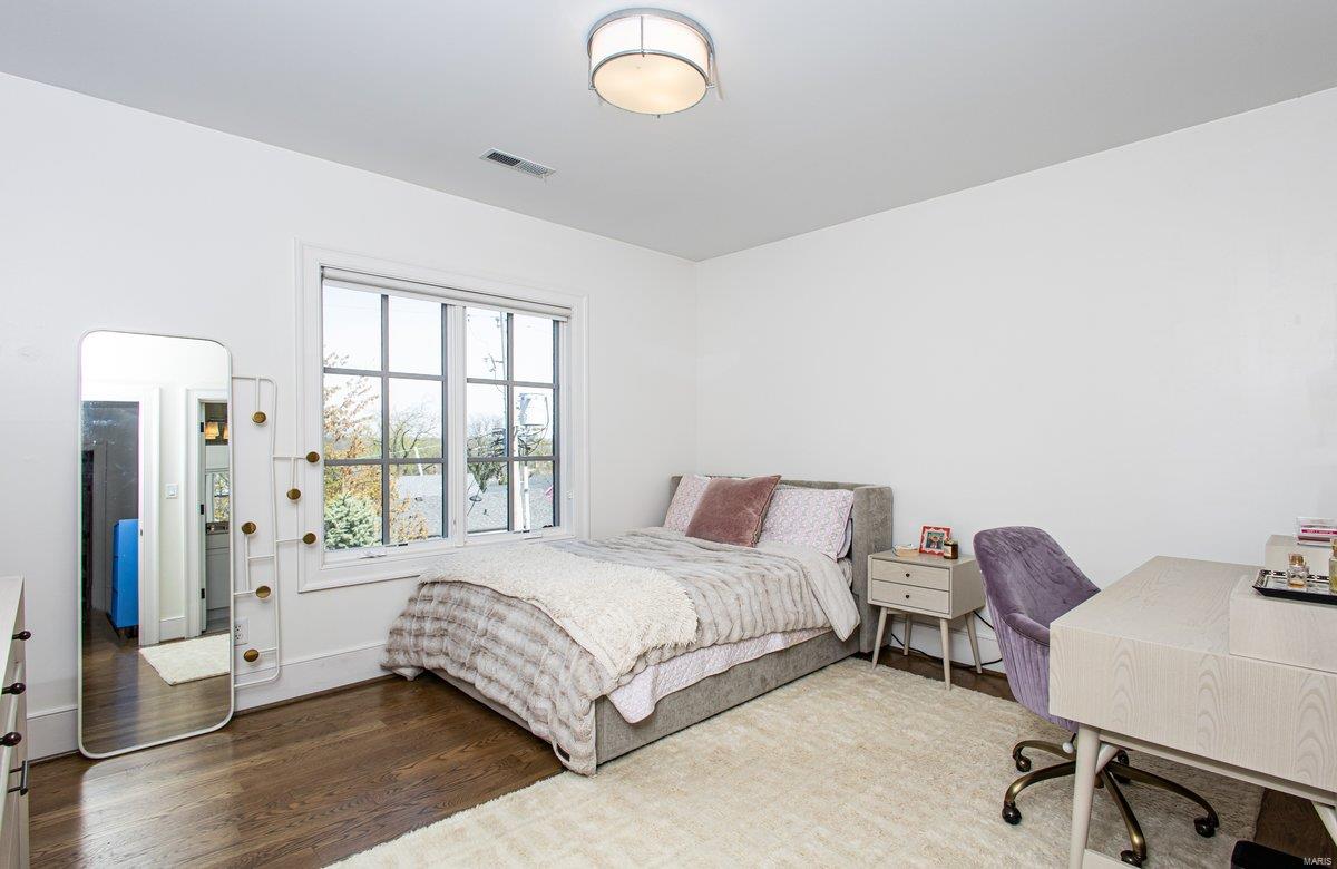 8121 Stratford Drive