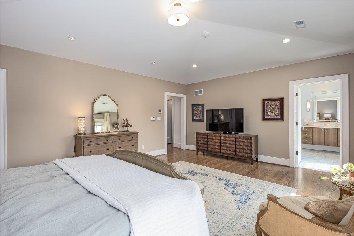 8121 Stratford Drive