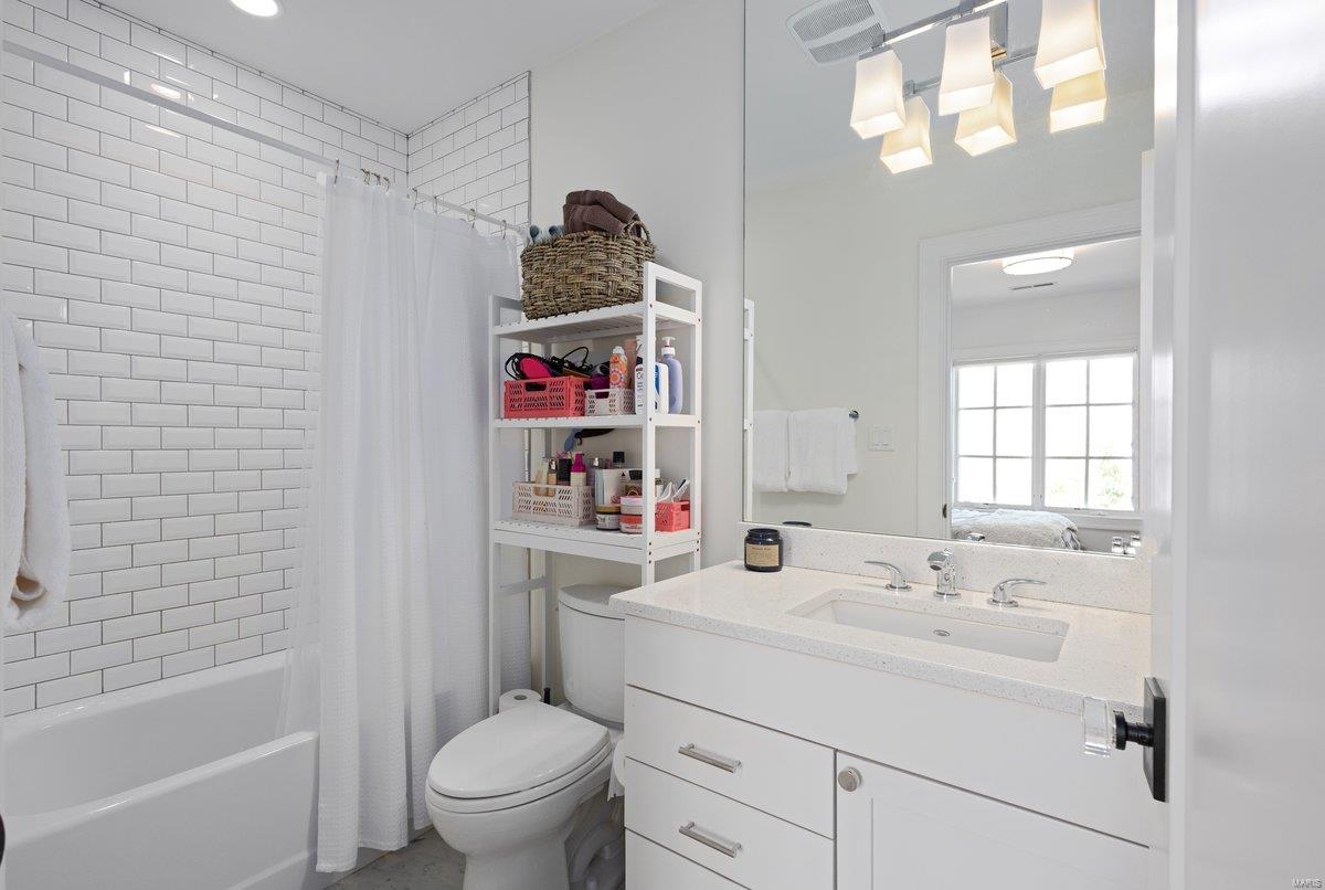 8121 Stratford Drive