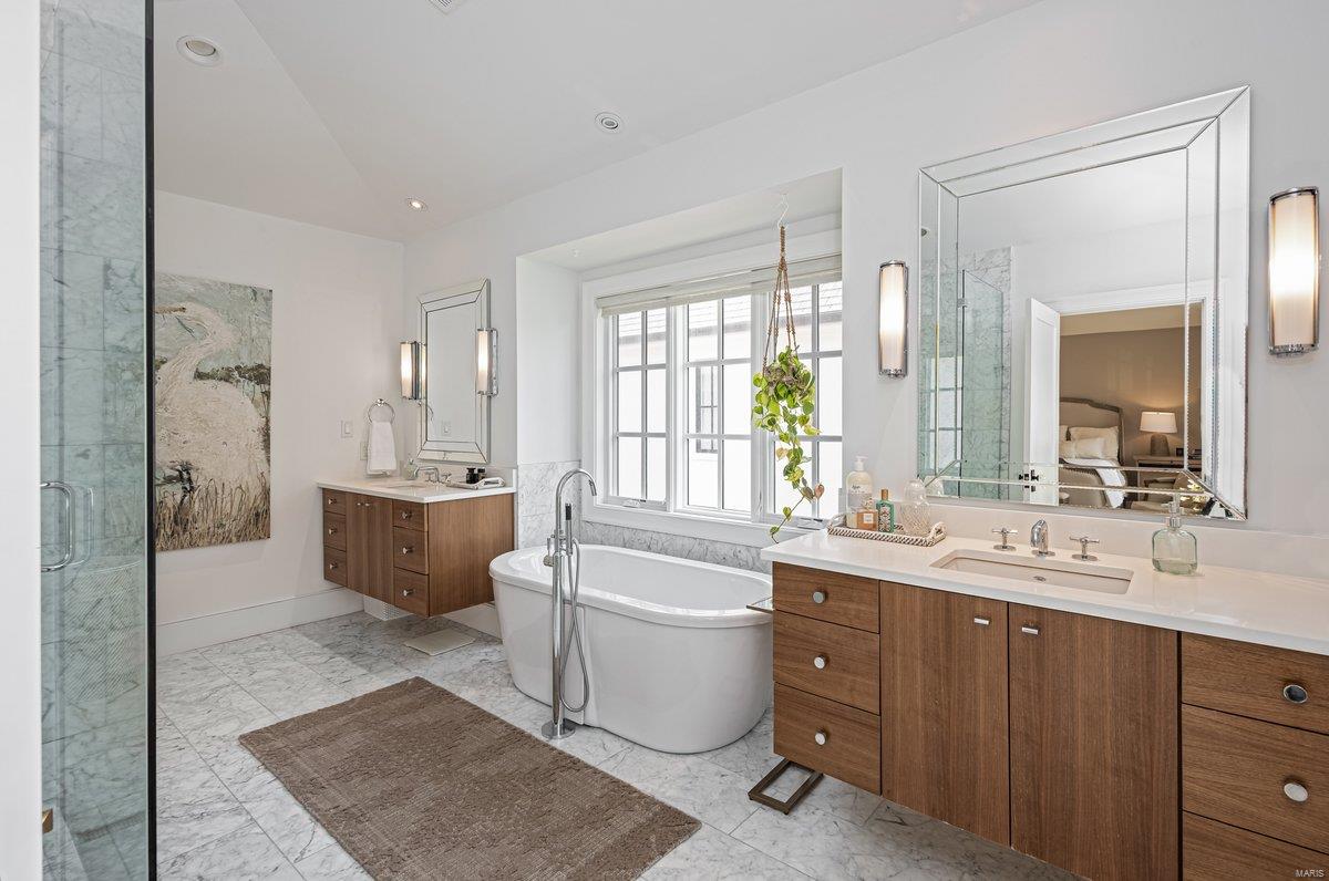 8121 Stratford Drive