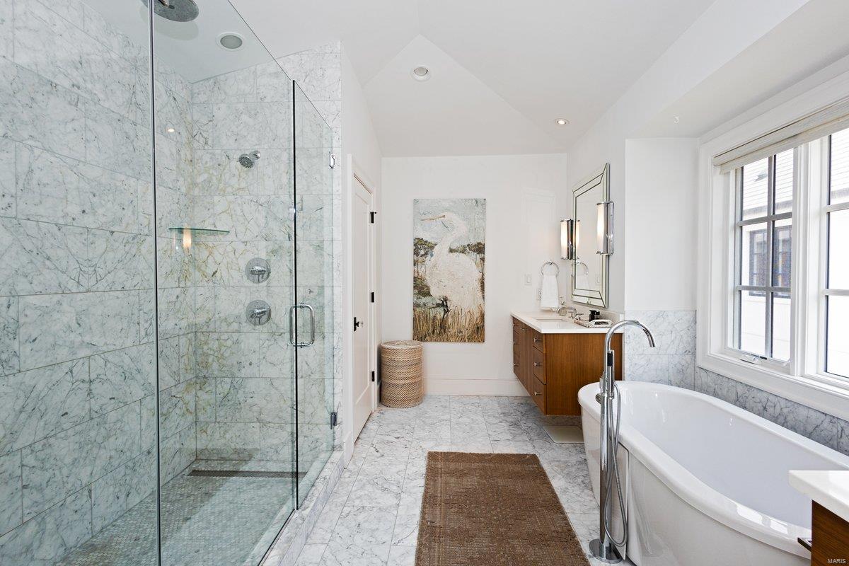 8121 Stratford Drive