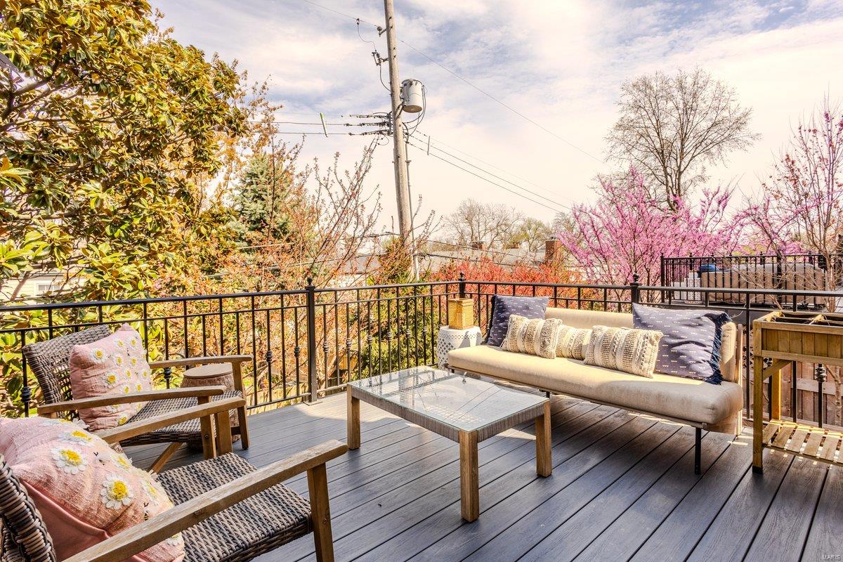 8121 Stratford Drive