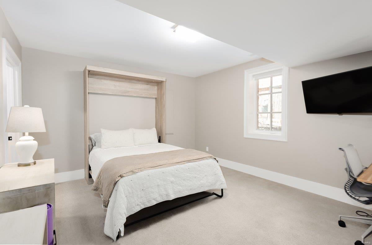 8121 Stratford Drive