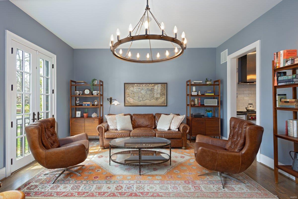 8121 Stratford Drive