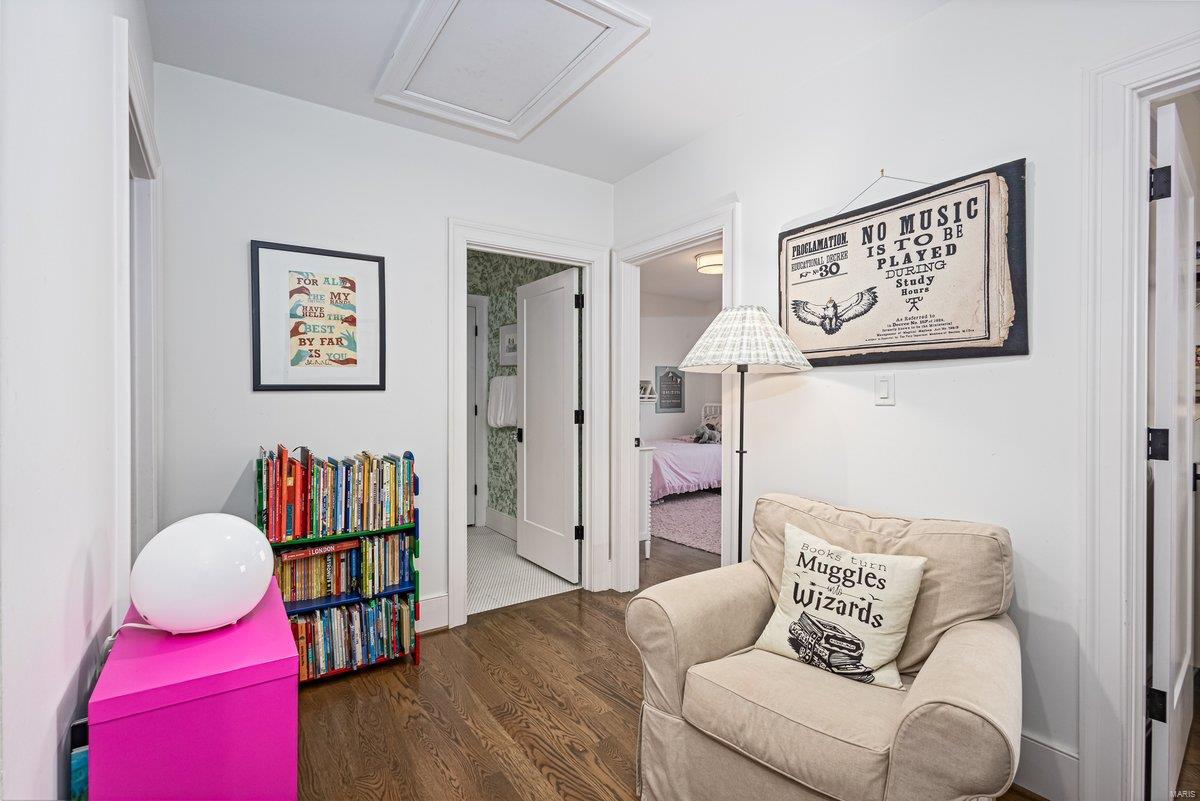 8121 Stratford Drive