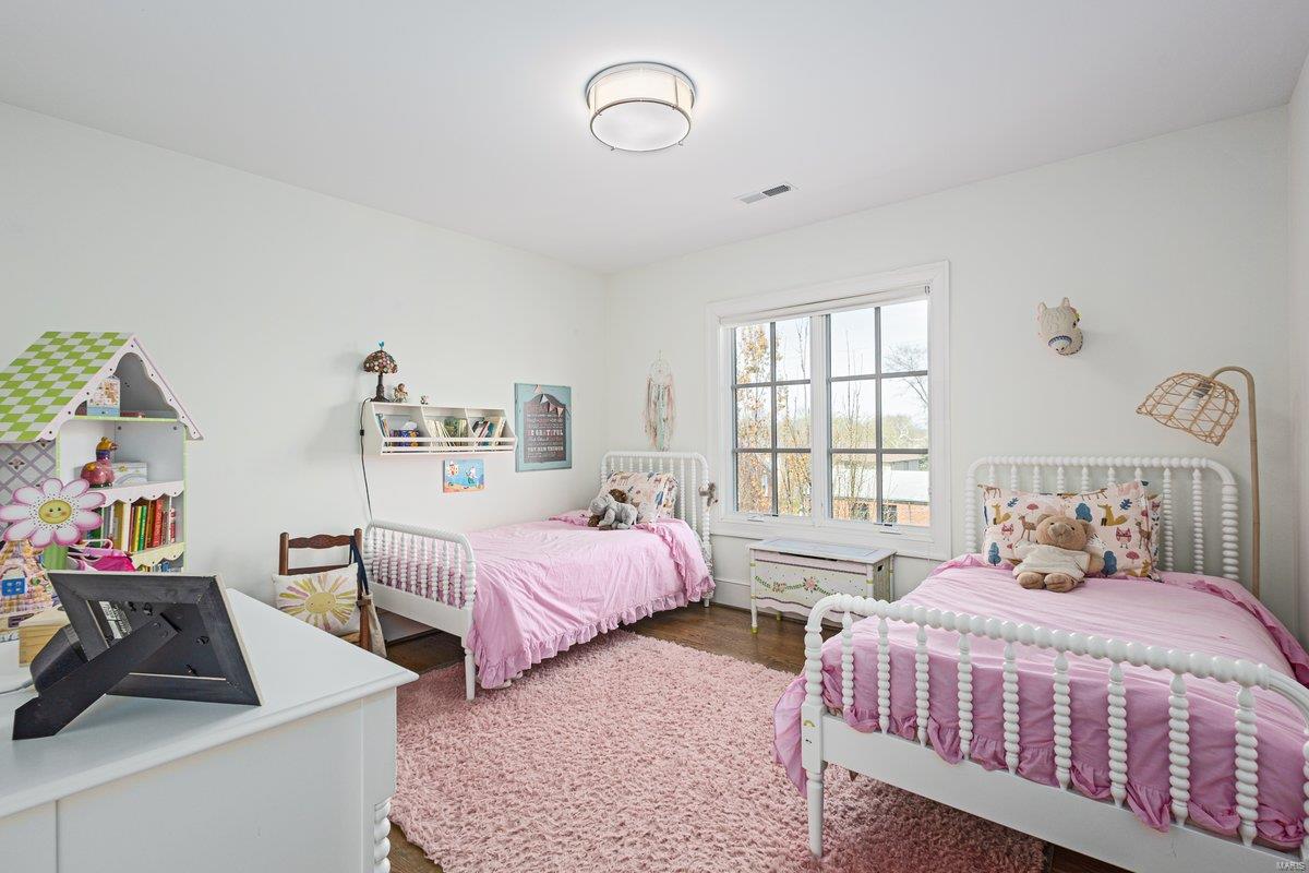 8121 Stratford Drive