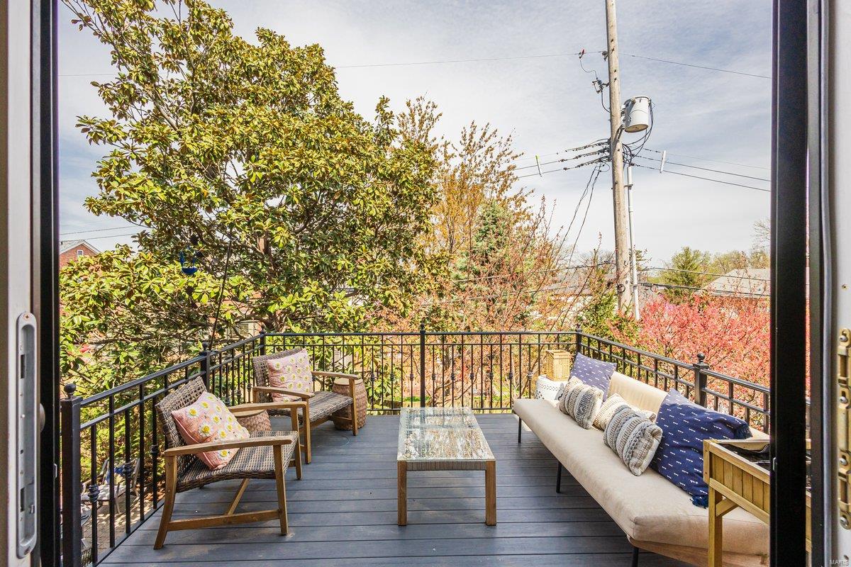 8121 Stratford Drive