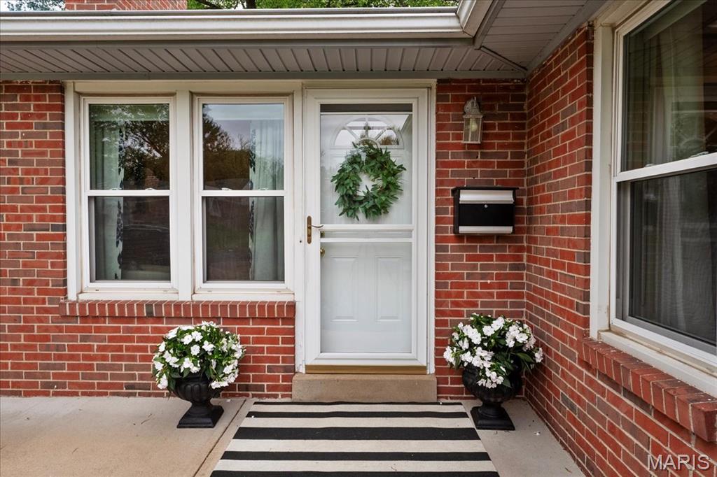 923 Glenbrook