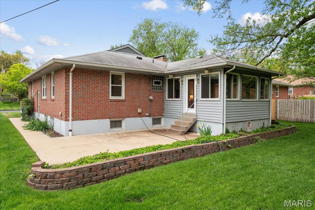 923 Glenbrook
