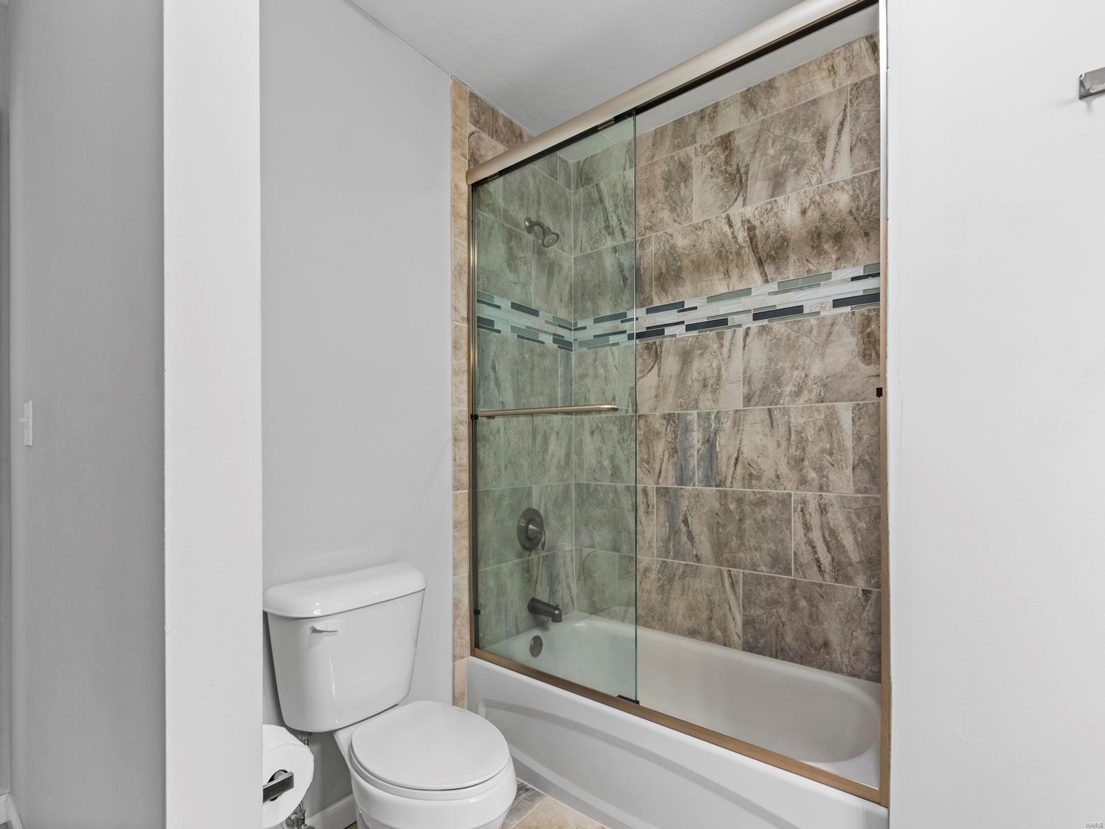 1020 King Henry Court