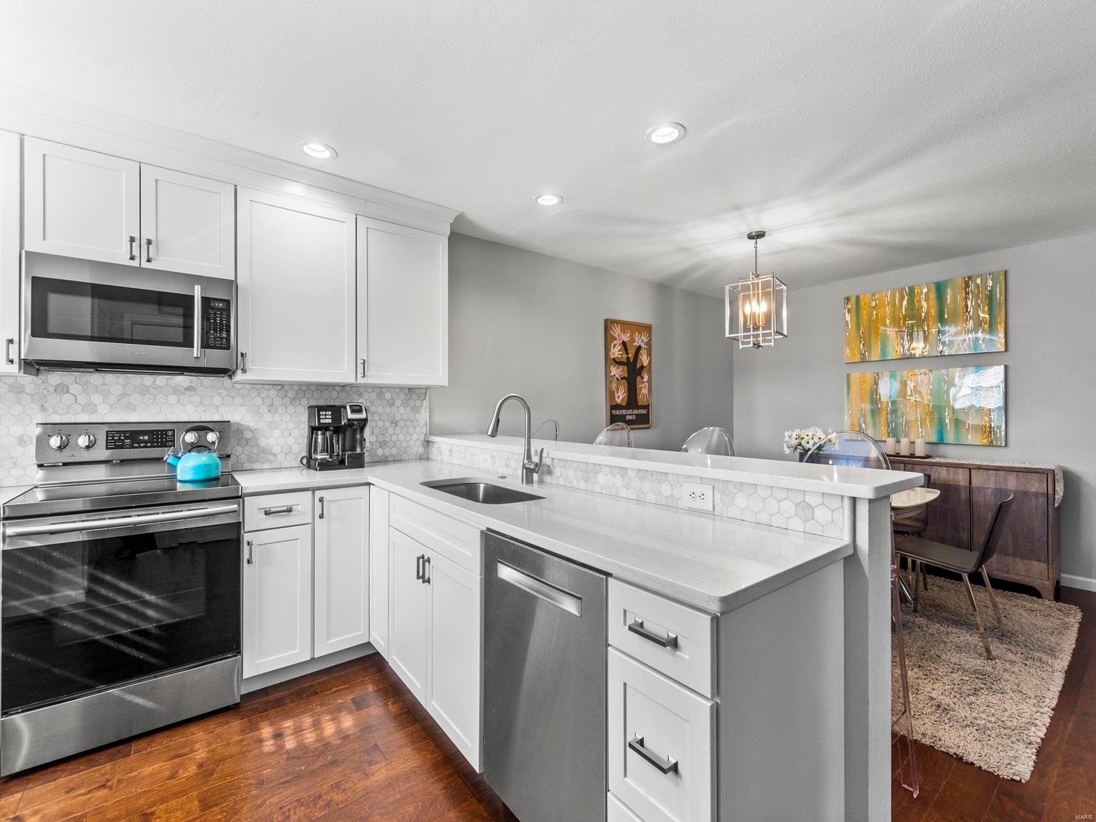 1020 King Henry Court