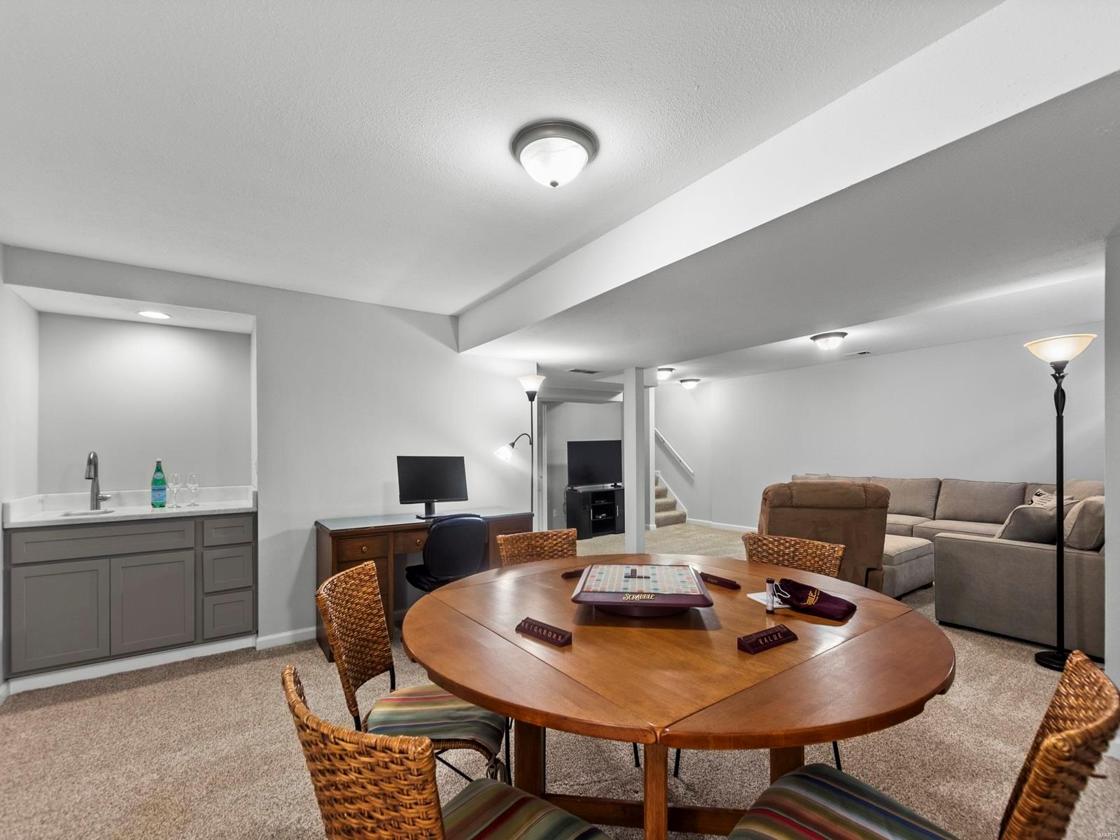 1020 King Henry Court