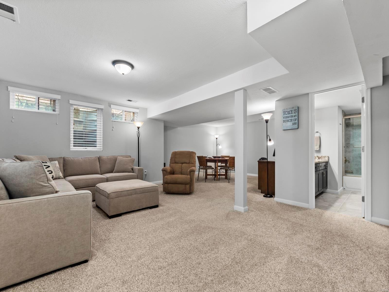 1020 King Henry Court