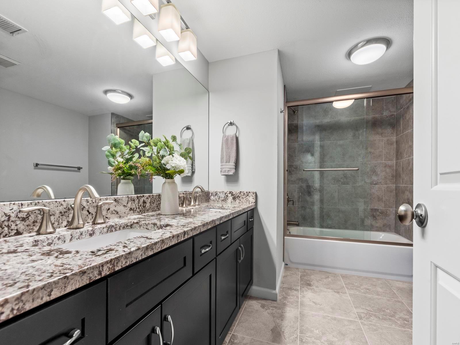 1020 King Henry Court