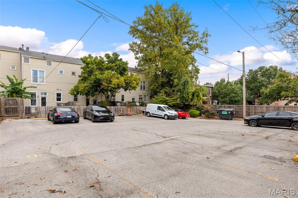 1047 Lafayette Avenue
