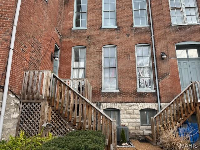 1047 Lafayette Avenue
