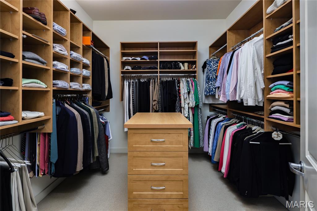 8025 Maryland Avenue Unit: 9C