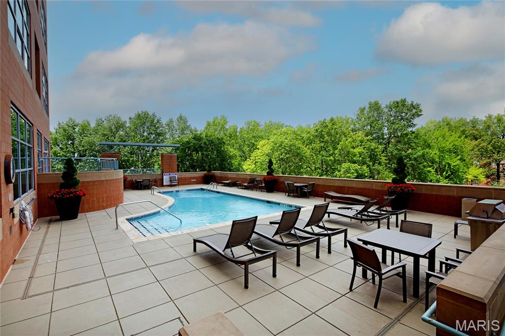 8025 Maryland Avenue Unit: 9C