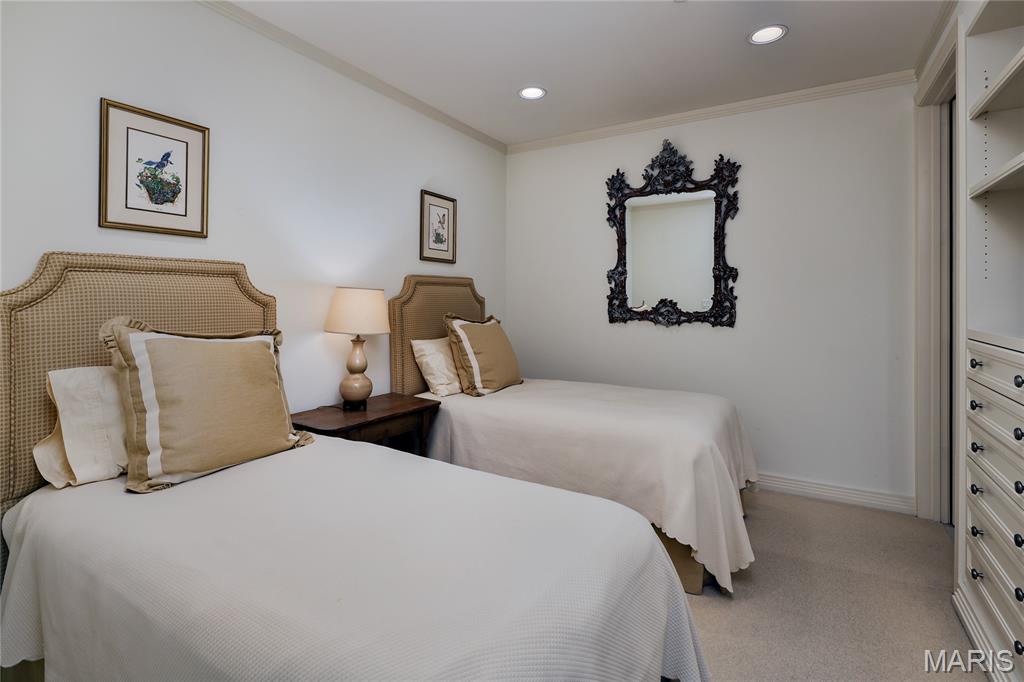 8025 Maryland Avenue Unit: 9C