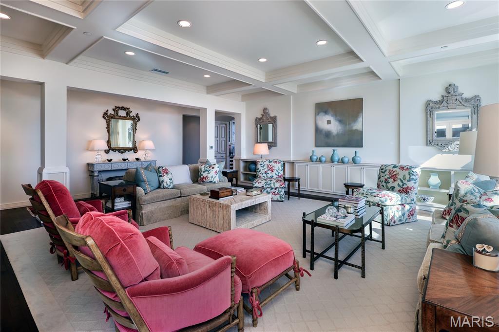 8025 Maryland Avenue Unit: 9C