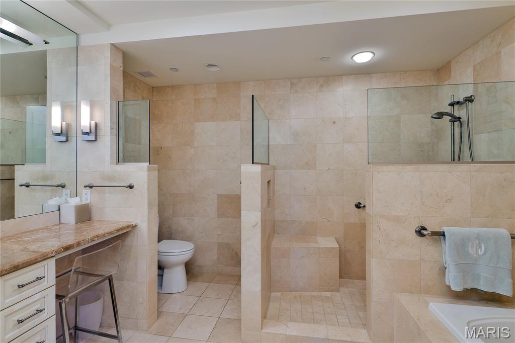 8025 Maryland Avenue Unit: 9C