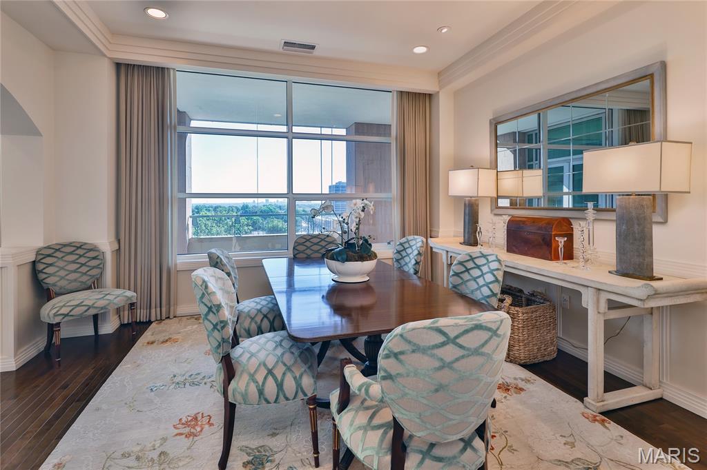 8025 Maryland Avenue Unit: 9C